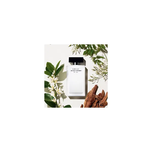 for her PURE MUSC Eau de Parfum